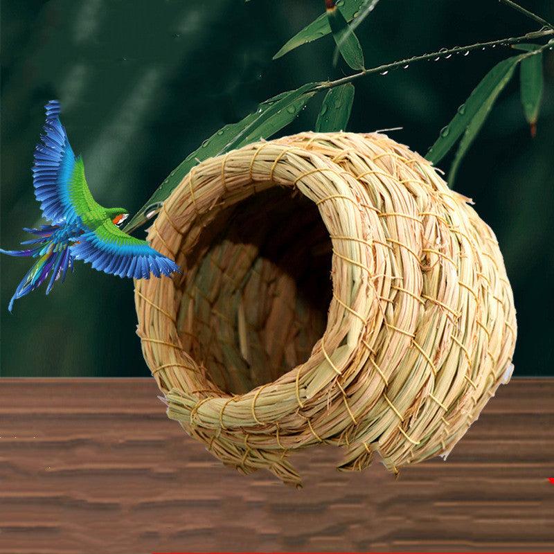 Cozy Straw Haven: Hand-Woven Warm Bird Nest-0