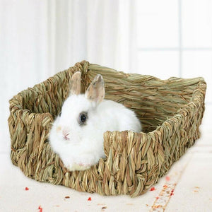 Hand-Woven Grass Hideaway: Natural Nest For Rabbits And Guinea Pigs-0